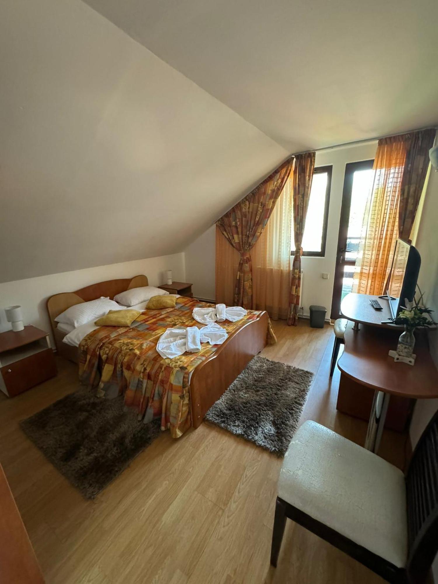 Hotel Bucura Sinaia Esterno foto